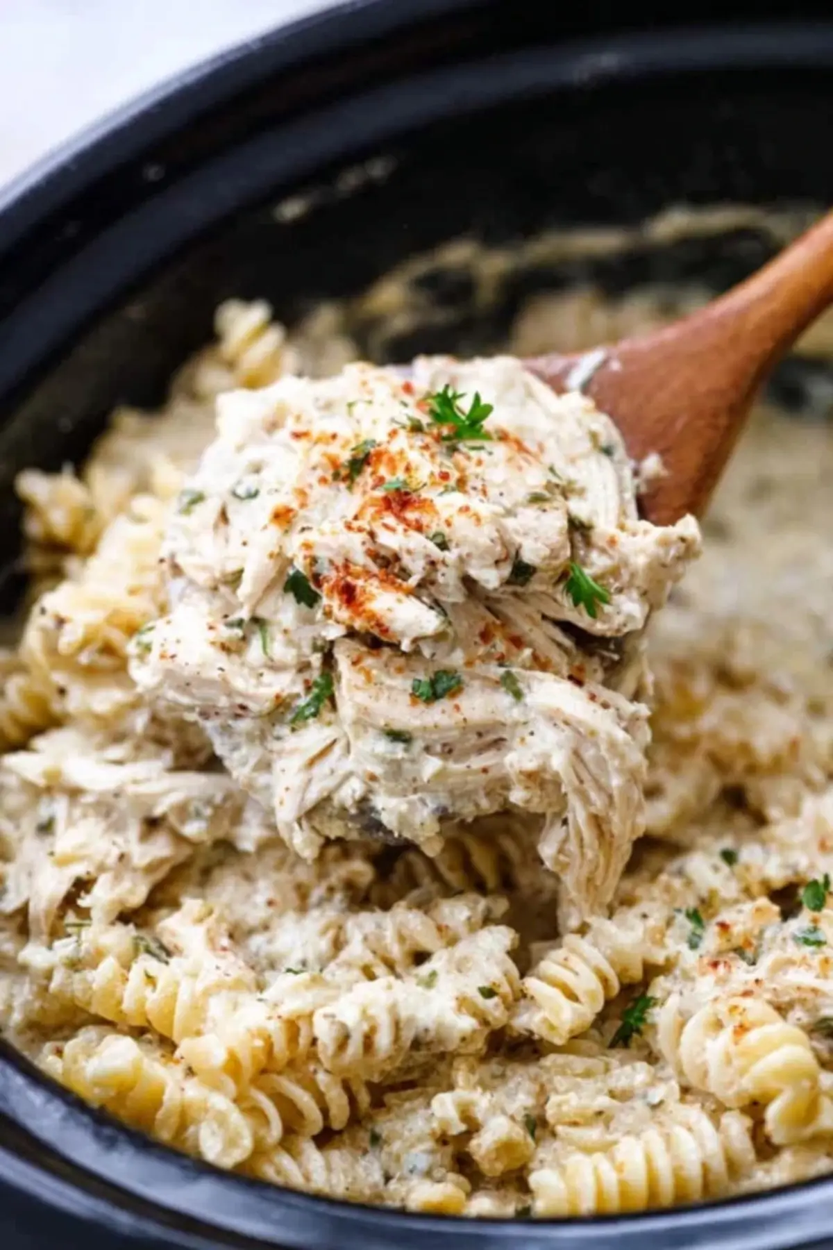 Crockpot Parmesan Garlic Chicken Pasta